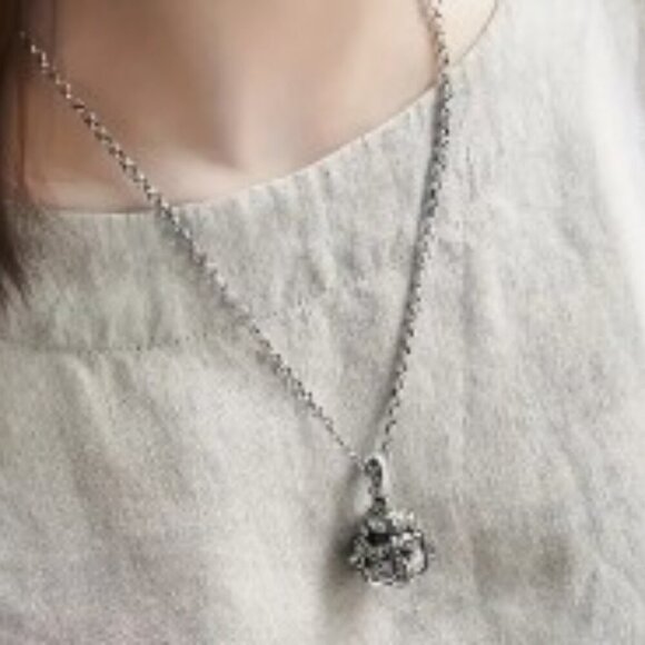 Vintage-Style Antique Silver-toneCopper Pendant Necklace w/ Openable Box - Picture 2 of 11